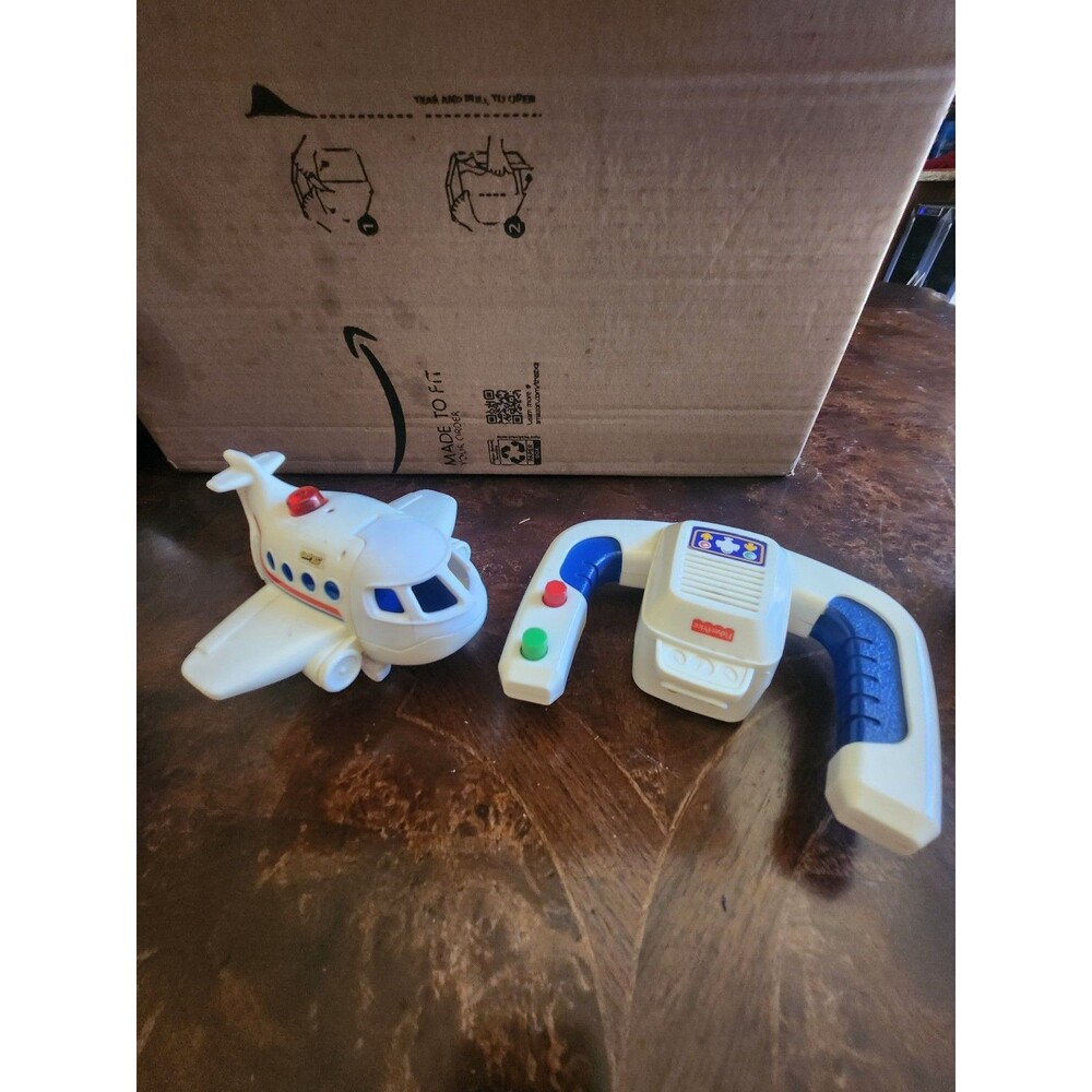 Fisher Price GeoTrax RC GeoAir Plane + Figure + Remote Works Not Plane.